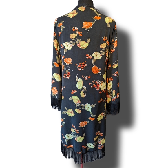 Shawl 🏵️ Medium - Picture 2 of 3